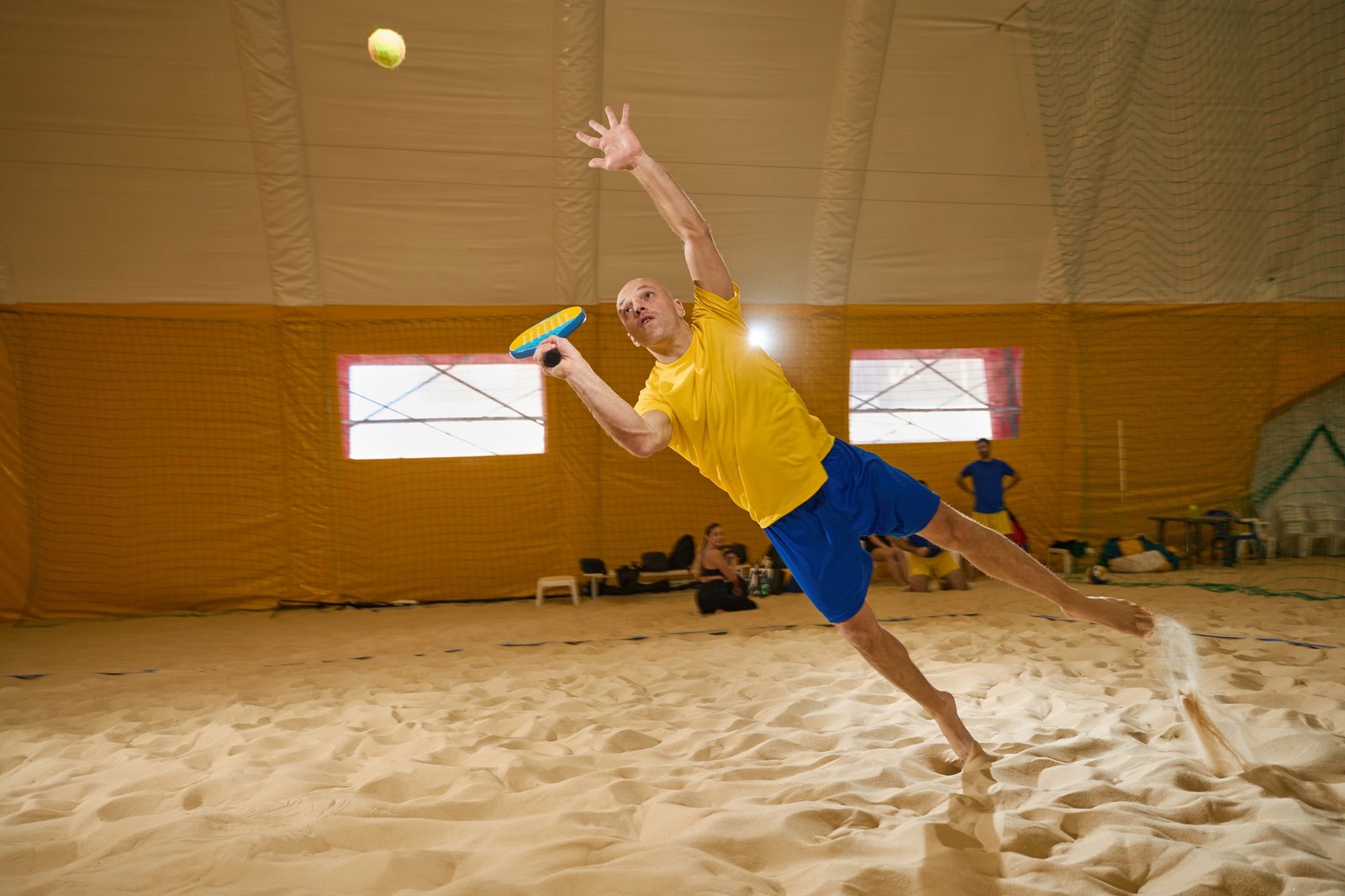 Beach Tennis Gay: Desmistificando Estereótipos - Raquetes de Beach Tennis